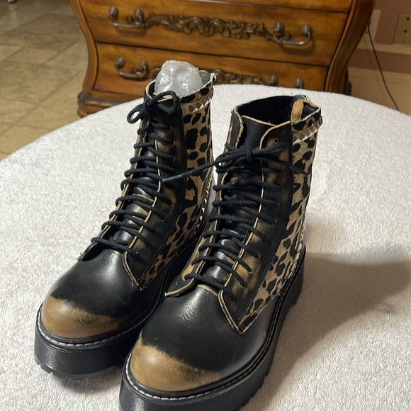 Steve Madden Activated Lace-Up Boot in Leopard Size 9 Like 🆕 - Picture 14 of 14